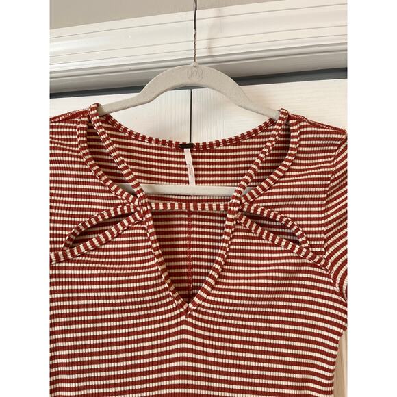 FREE PEOPLE Orange & White Frenchie Striped Cutout Tee Sz Large - Picture 3 of 7